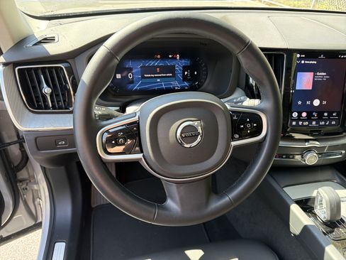 Certified 2025 Volvo XC60 B5 Plus image 18