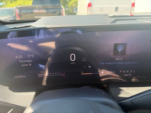 Used 2025 Buick Enclave Preferred w/ Power Package AWD/4WD image 25