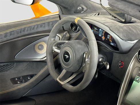 Used 2020 McLaren 600LT Spider image 26