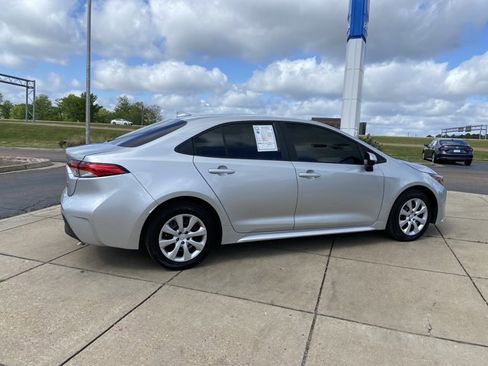 Used 2025 Toyota Corolla LE image 11