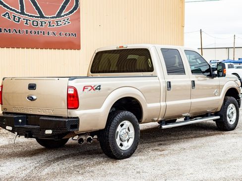 Used 2014 Ford F250 XLT w/ XLT Interior Package image 3