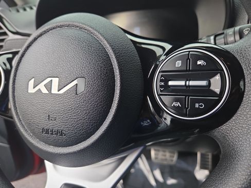 Used 2023 Kia Soul S image 12