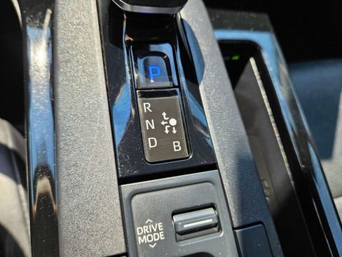 Used 2023 Toyota Prius XLE FWD image 34