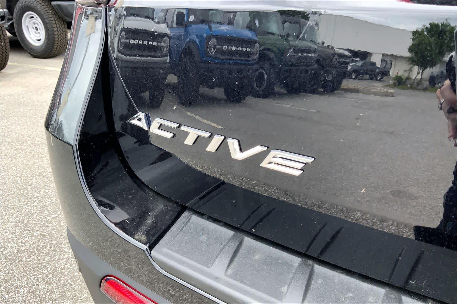 New 2026 Ford Explorer Active RWD image 15