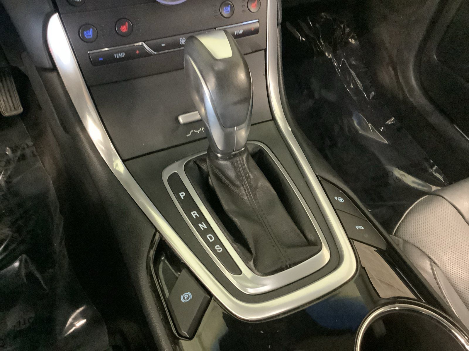 Used 2016 Ford Edge Titanium w/ Equipment Group 302A FWD image 19