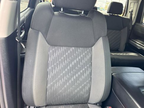 Used 2018 Toyota Tundra SR5 w/ SR5 Upgrade Package image 10