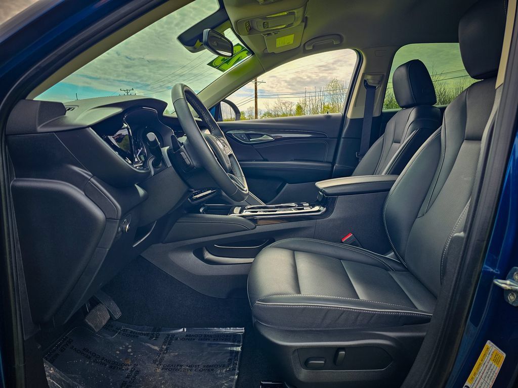 Used 2023 Buick Envision Essence AWD/4WD image 14