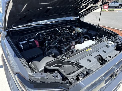 Used 2025 Toyota Tacoma TRD Sport AWD/4WD image 7