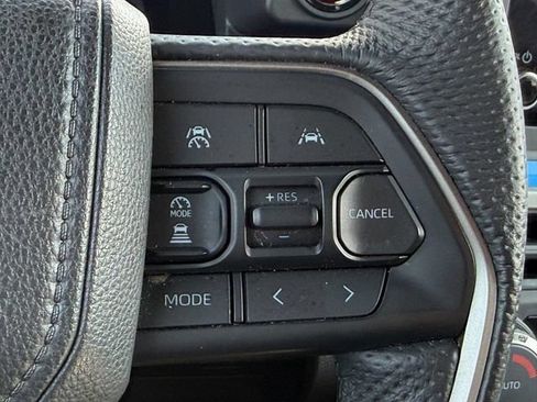 Used 2025 Toyota Tacoma TRD Off-Road AWD/4WD image 17