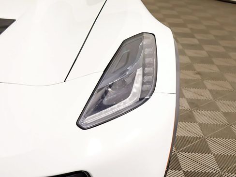Used 2017 Chevrolet Corvette Z06 w/ Z07 Performance Package RWD image 14