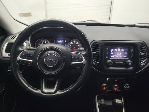 Used 2018 Jeep Compass Latitude image 22