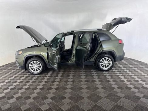 Used 2020 Jeep Cherokee Latitude AWD/4WD image 9