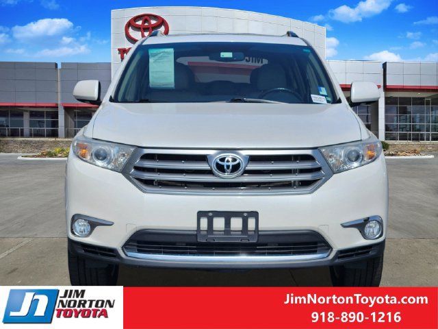 Used 2011 Toyota Highlander Limited w/ Tow Pkg AWD/4WD image 4