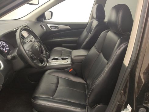 Used 2019 Nissan Pathfinder SL FWD image 17