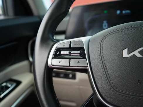 Used 2025 Kia Telluride S FWD image 31