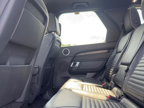 Used 2018 Land Rover Discovery HSE Luxury AWD/4WD image 19