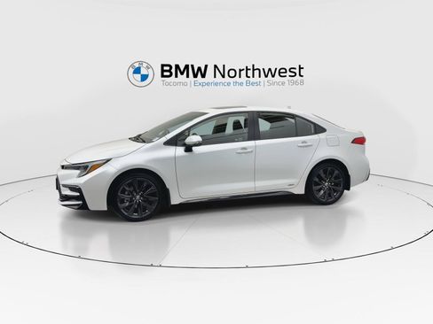Used 2025 Toyota Corolla SE w/ SE Premium Package AWD/4WD image 10