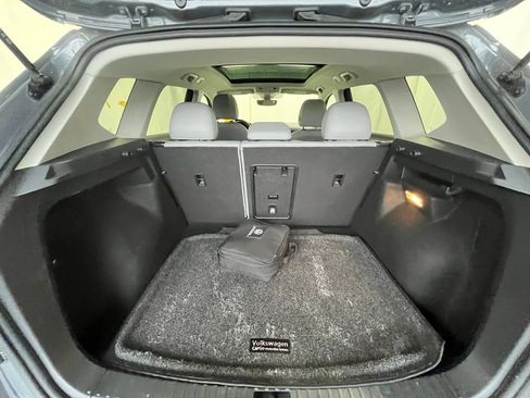 Certified 2022 Volkswagen Taos SE w/ Panoramic Sunroof Package image 28