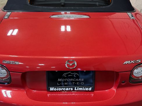 Used 2006 MAZDA MX-5 Miata 3rd Generation Limited image 18