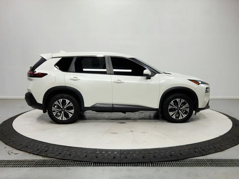 Used 2023 Nissan Rogue SV FWD image 9