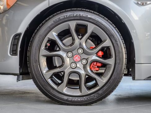 Used 2017 FIAT 124 Spider Abarth image 19