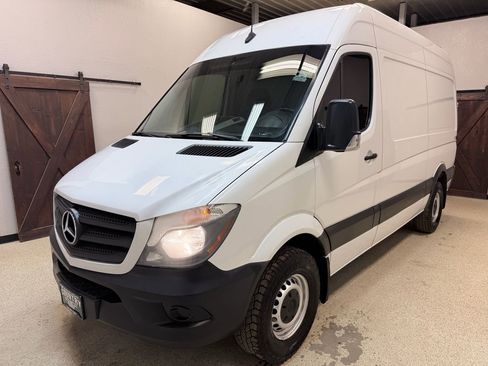Used 2017 Mercedes-Benz Sprinter 2500 image 3