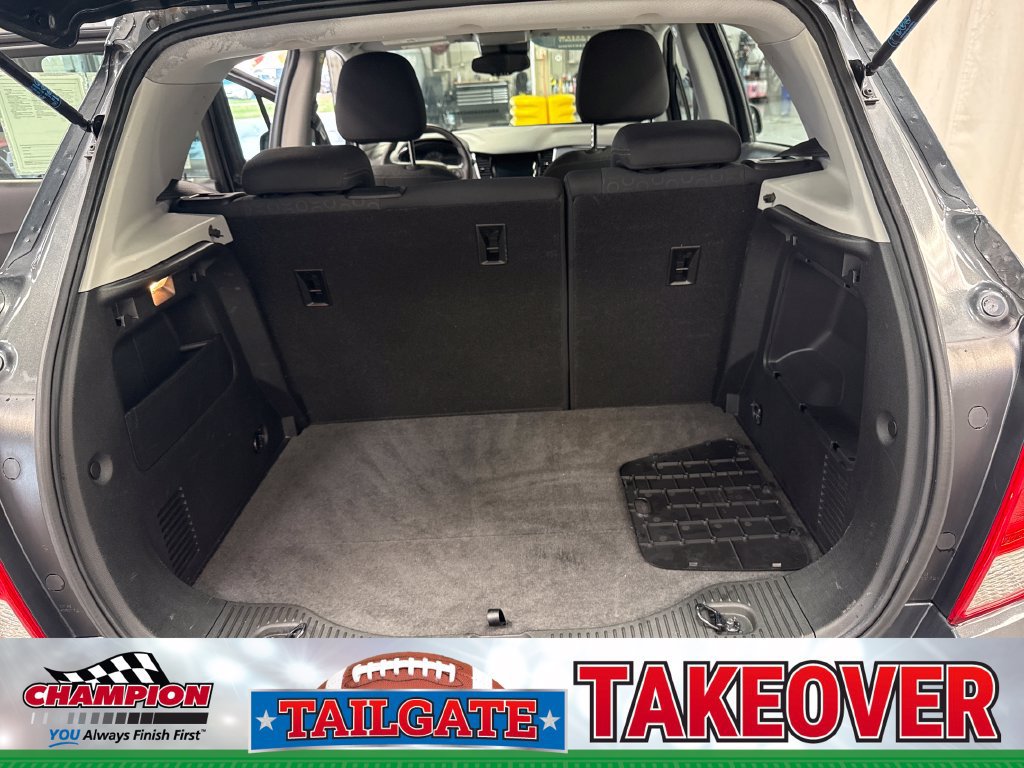 Used 2019 Chevrolet Trax LS FWD image 30
