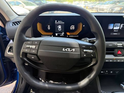Used 2025 Kia K4 FWD image 27