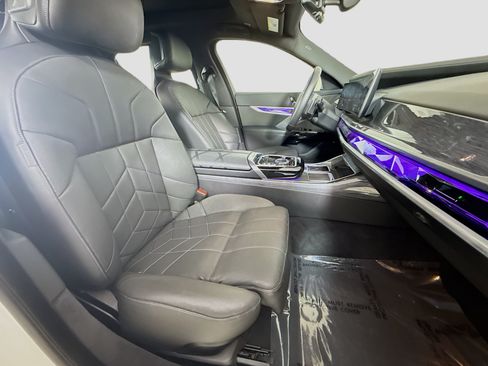 Used 2025 BMW 740i RWD image 29