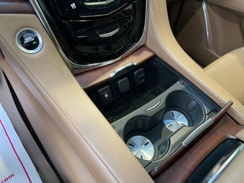 Used 2016 Cadillac Escalade Platinum image 26