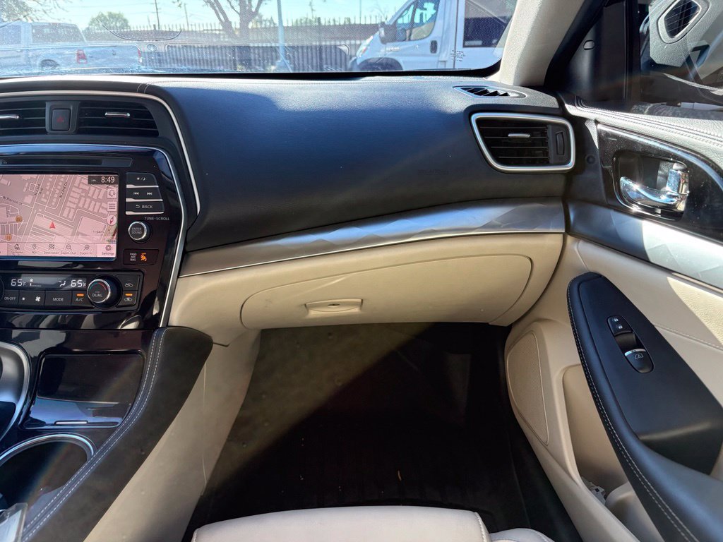 Used 2022 Nissan Maxima SV w/ Floor Mat Group FWD image 8
