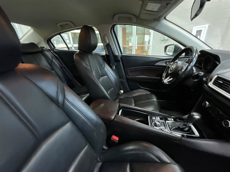 Used 2018 MAZDA MAZDA3 Touring FWD image 28
