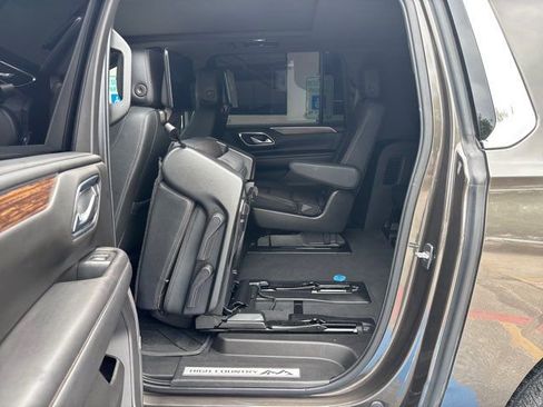 Used 2021 Chevrolet Suburban High Country image 26