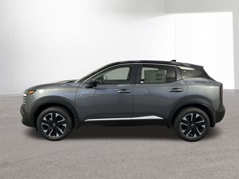 New 2025 Nissan Kicks SV image 29