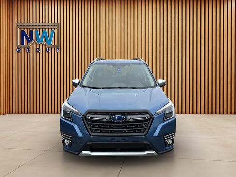 Used 2023 Subaru Forester Touring image 2