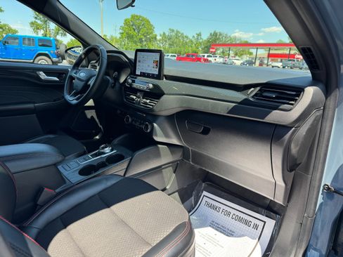 Used 2023 Ford Escape ST-Line w/ Equipment Group 301A FWD image 17