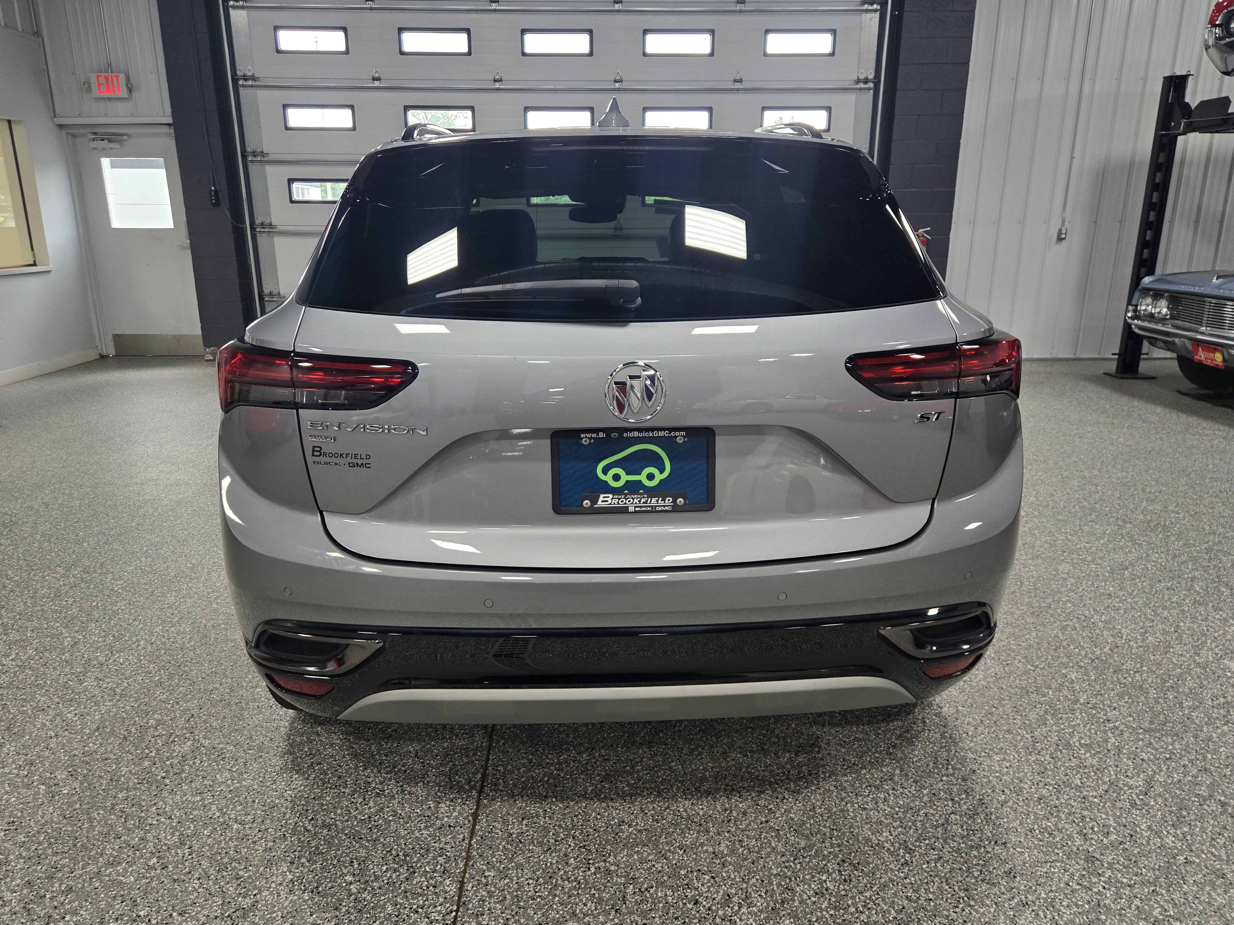 Certified 2023 Buick Envision Essence w/ Sport Touring Package AWD/4WD image 4