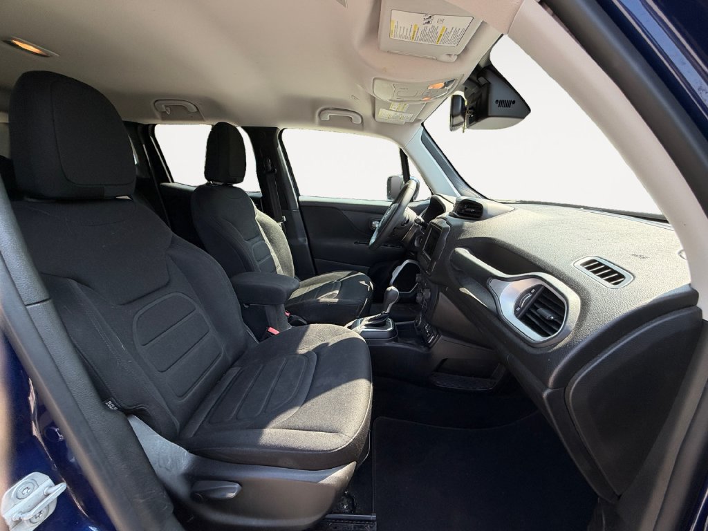 Used 2018 Jeep Renegade Latitude w/ Popular Equipment Group AWD/4WD image 13
