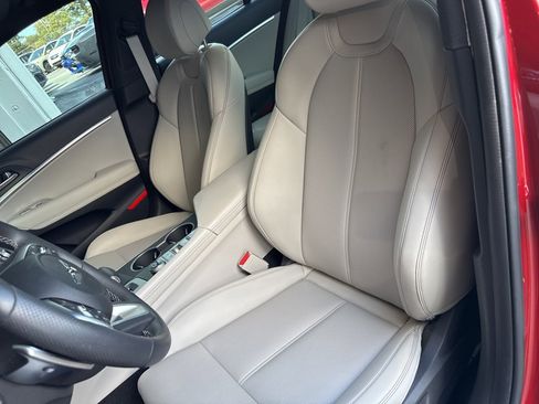 Used 2022 Genesis G70 2.0T image 7