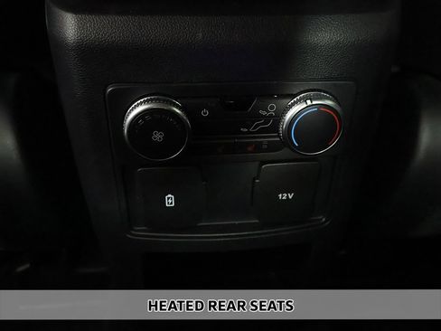 Used 2020 Ford Explorer XLT w/ Equipment Group 202A image 6