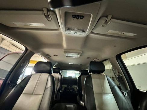 Used 2007 Chevrolet Suburban LT w/ LT Preferred Equipment Group AWD/4WD image 30