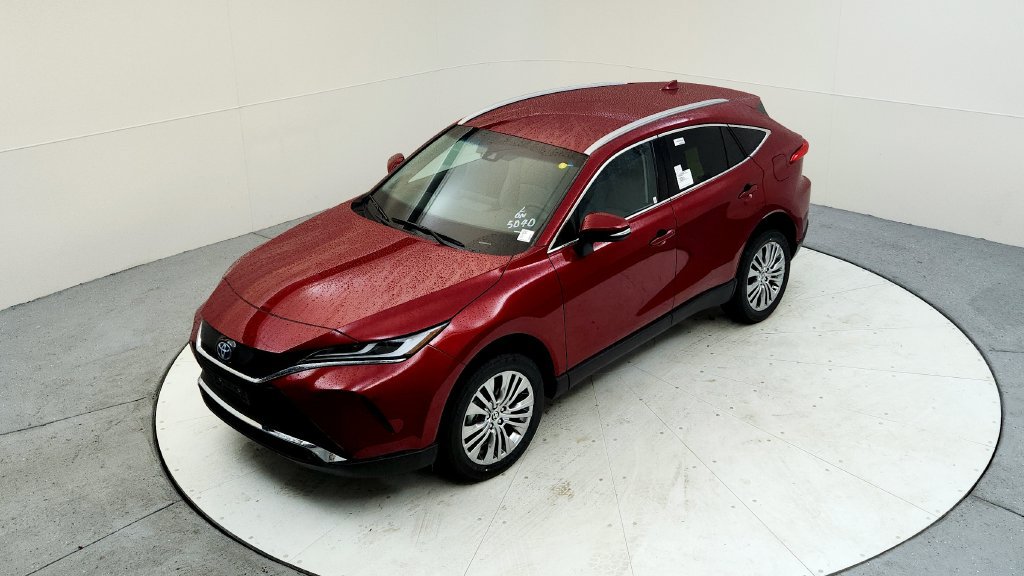 Certified 2024 Toyota Venza XLE AWD/4WD image 14
