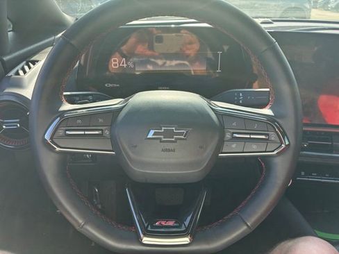Used 2025 Chevrolet Equinox EV RS FWD image 12