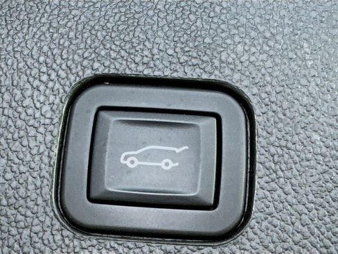 Used 2015 Cadillac SRX Luxury FWD image 33