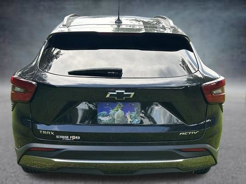 Used 2024 Chevrolet Trax ACTIV w/ Sunroof Package FWD image 6