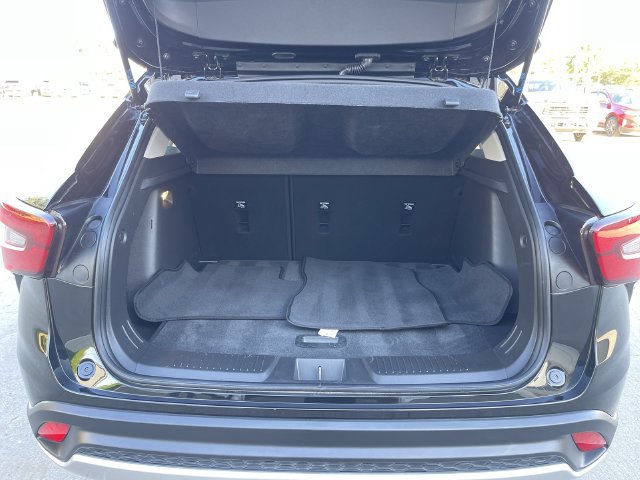 Used 2025 Chevrolet Trax LT FWD image 22