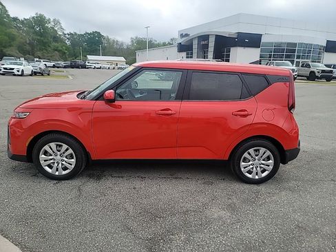 Used 2022 Kia Soul LX image 4