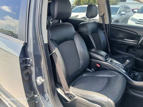 Used 2018 Dodge Journey Crossroad FWD image 18