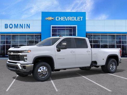 New 2026 Chevrolet Silverado 3500 LT image 2
