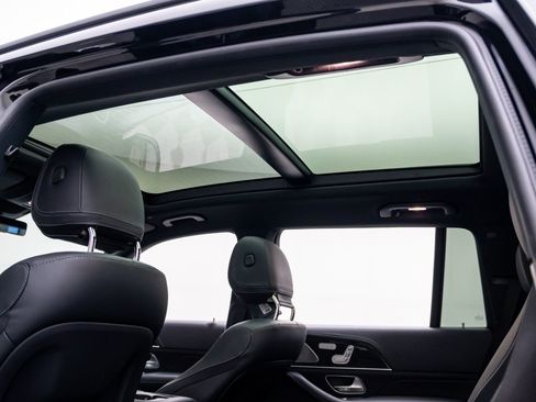 Used 2024 Mercedes-Benz GLS 450 4MATIC image 20